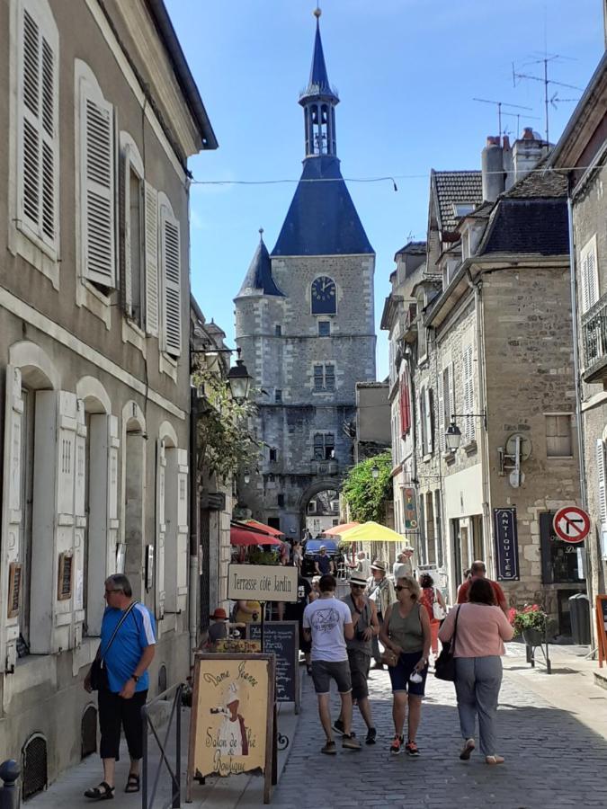 Appartement 48M2 Pour 6 Personnes Au Centre Ville Historique Avec Parking Gratuit Et Une Borne De Recharge Pour Voiture A 10 Metres Avallon Eksteriør billede