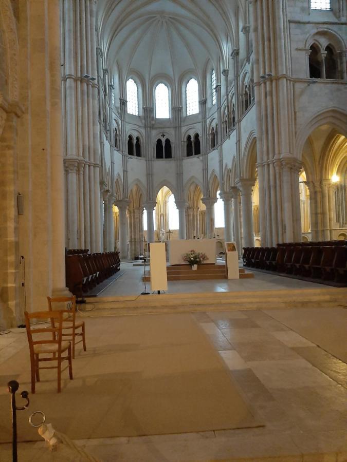 Appartement 48M2 Pour 6 Personnes Au Centre Ville Historique Avec Parking Gratuit Et Une Borne De Recharge Pour Voiture A 10 Metres Avallon Eksteriør billede